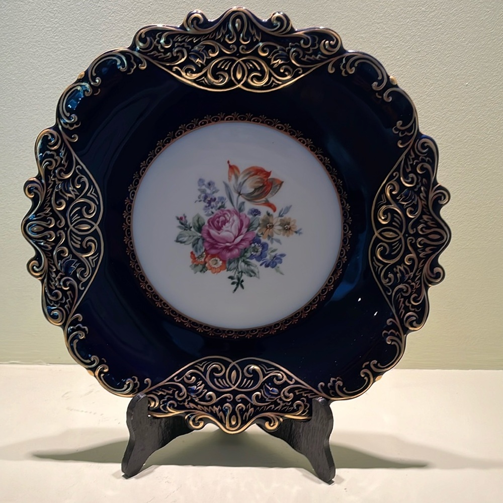 V.E JLMWALL cobalt porcelain plate